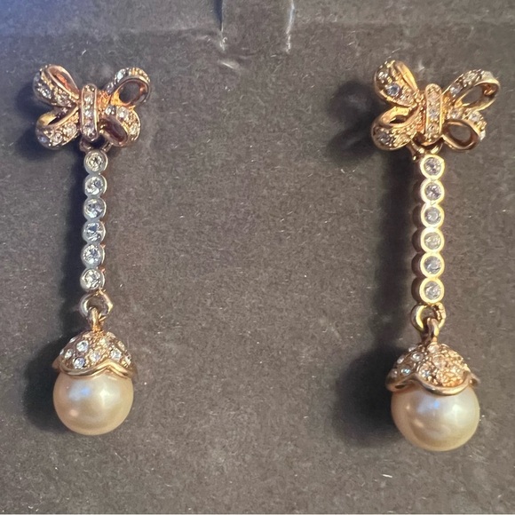 Nolan Miller Elegant Vintage Pearl Drop Earrings - Picture 3 of 5
